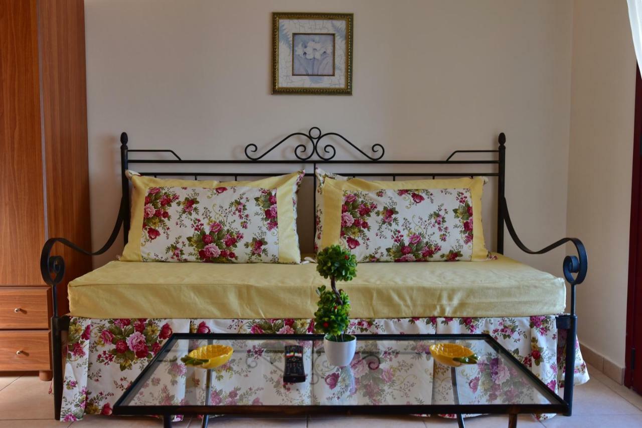 Anais Apartments Megas Limnionas Екстер'єр фото